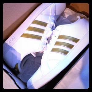 NIB Unisex Adidas